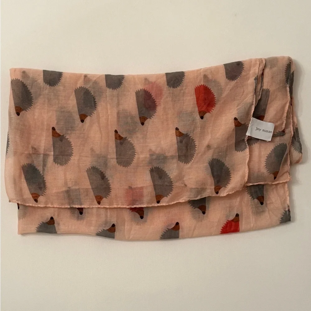Joy Susan Scarf Blush pink with multicolor hedgehog print - Picture 2 of 4